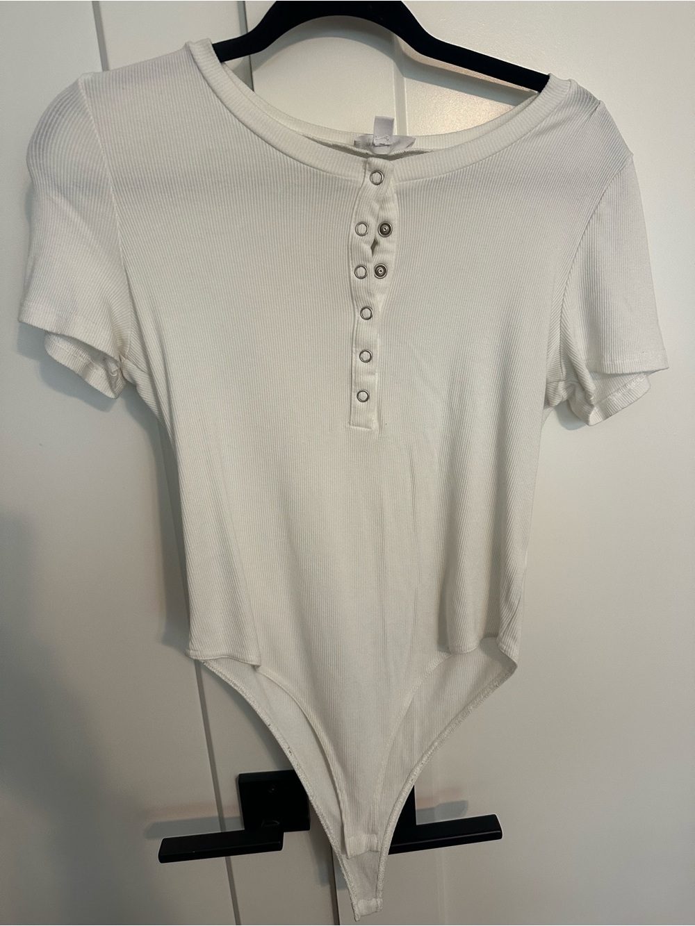 mittoshop White Ribbed Henley Short Sleeve Bodysuit